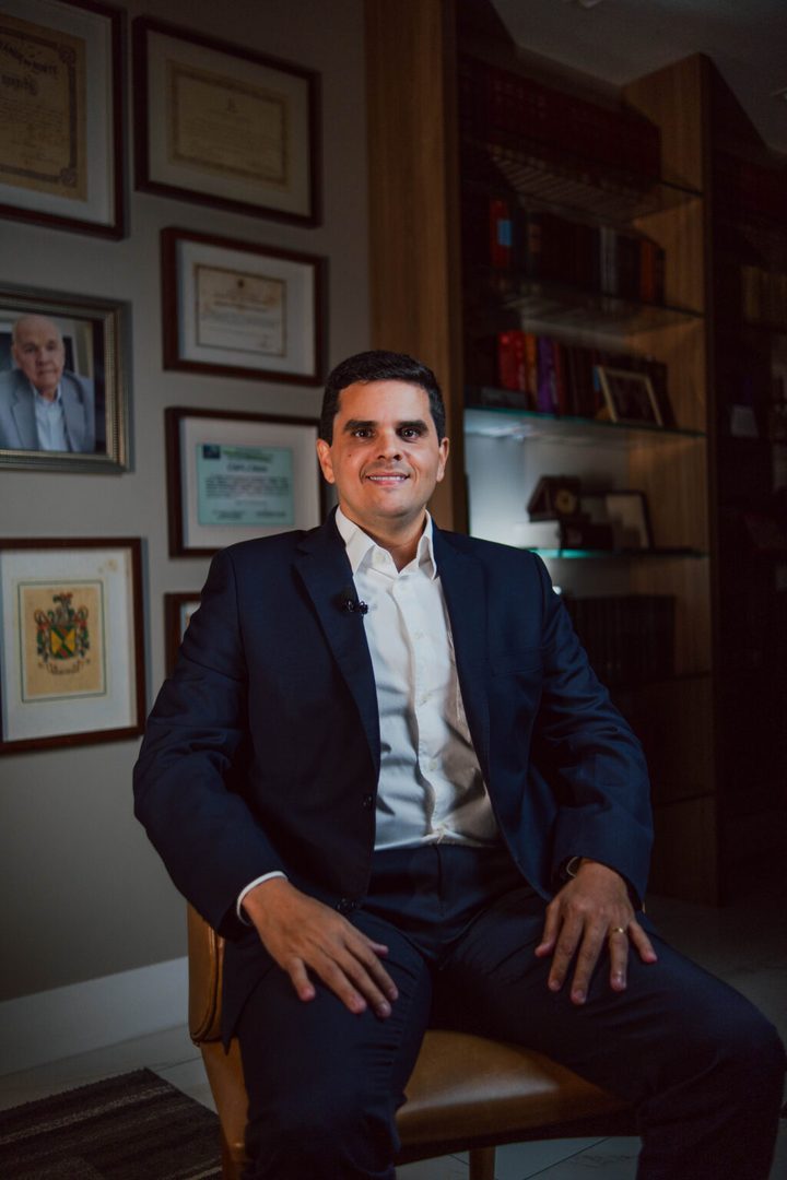 Dr. Ricardo Furtado